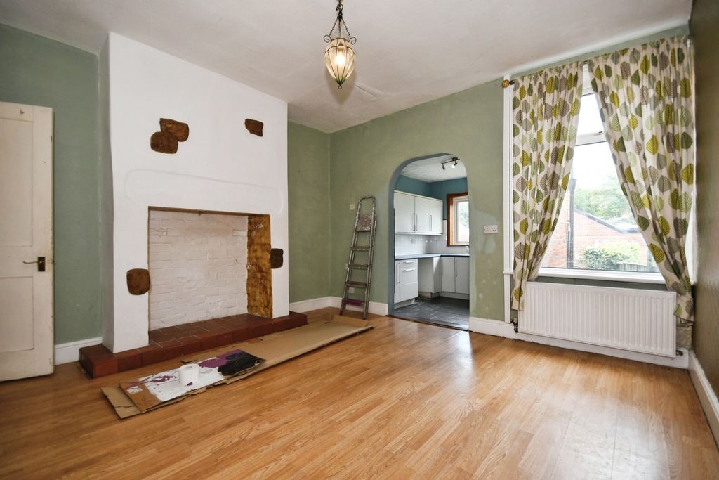 Property photo 2 of 17 Photo
