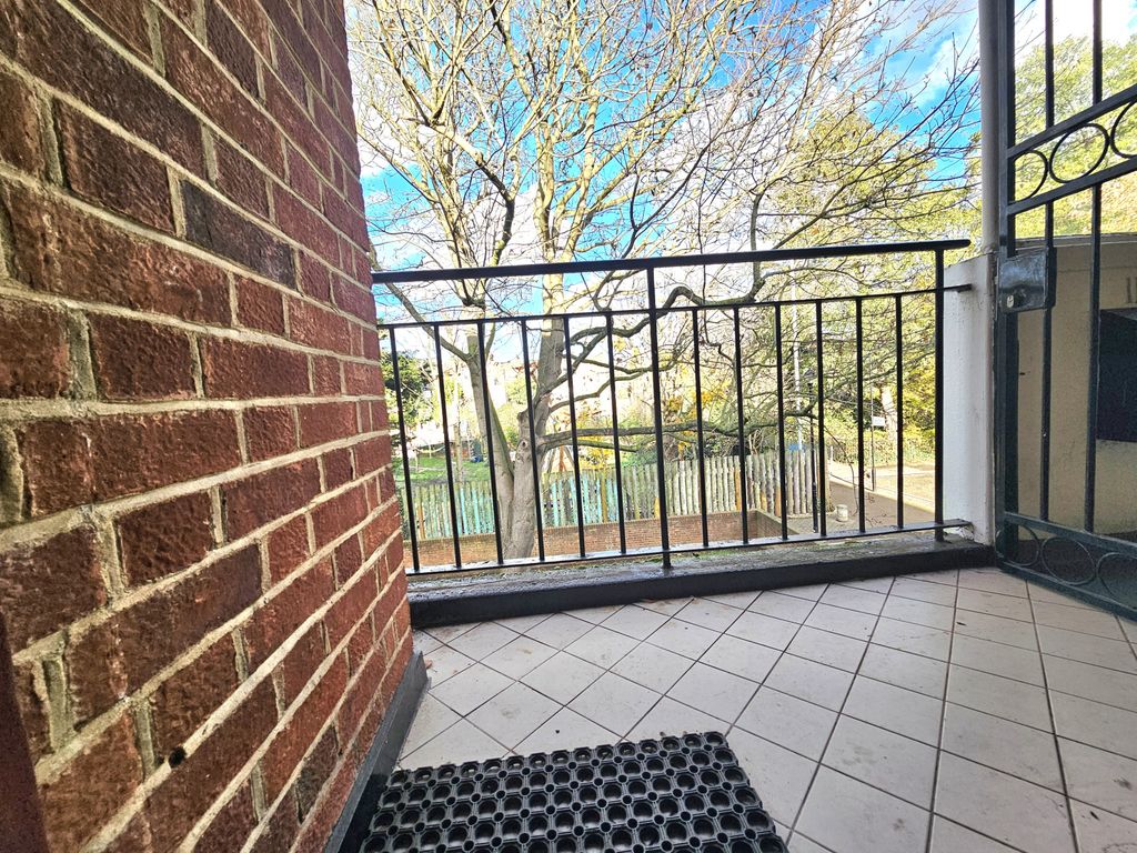 Property photo 3 of 12 Gallery