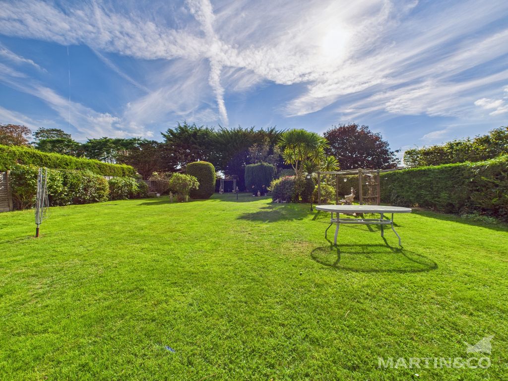 Property photo 2 of 28