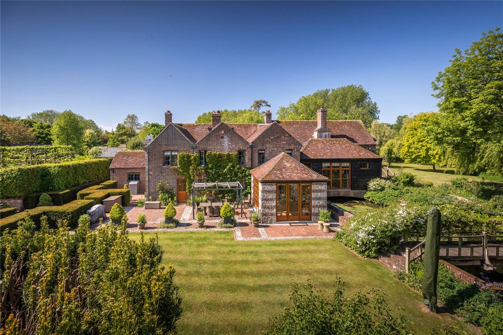 Property photo 2 of 31 Stanbridge Mill