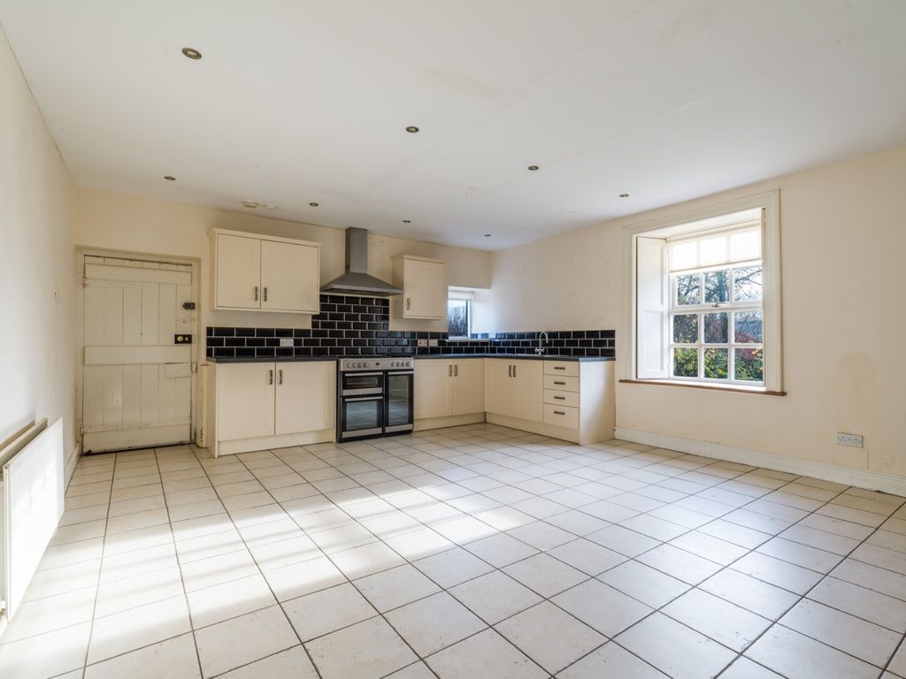 Property photo 2 of 18 2774732