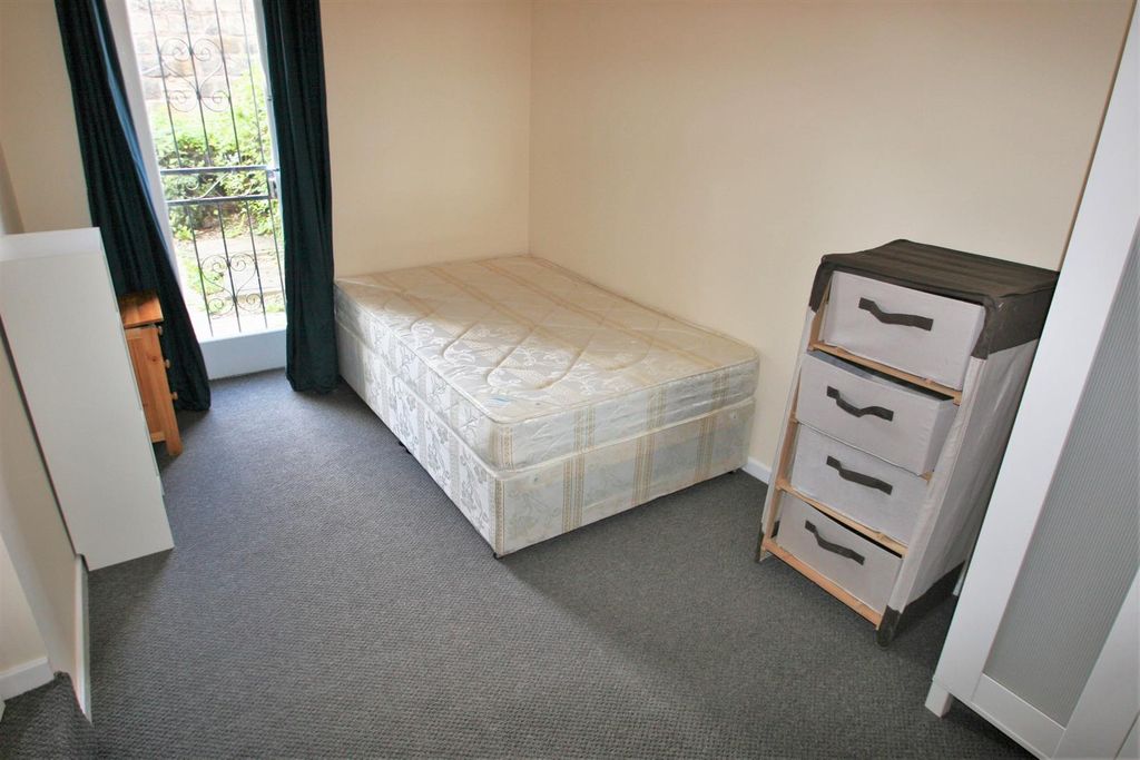 Property photo 3 of 8 Property Photo