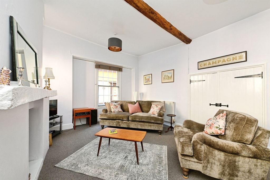 Property photo 3 of 20