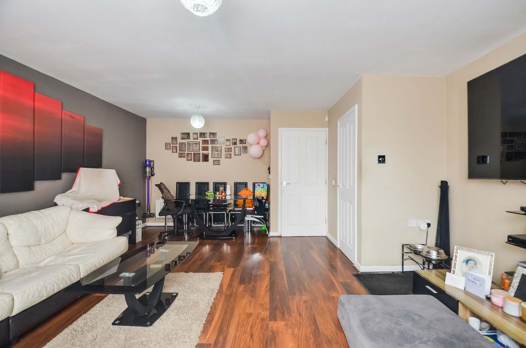 Property photo 2 of 24 Aspen Grove (23).Jpg