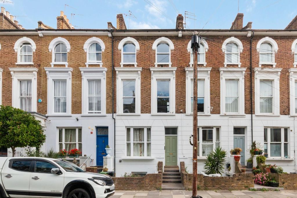 Property photo 1 of 12 Woodstock Grove 24B Ph17.Jpg