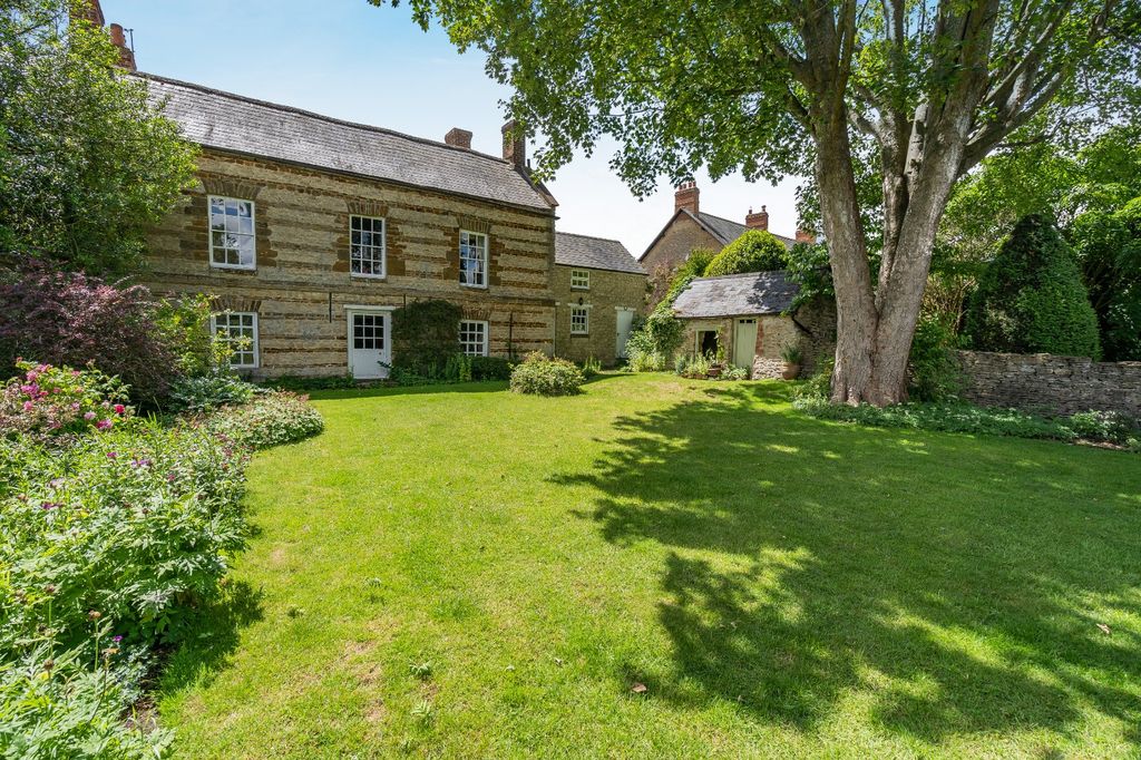 Property photo 1 of 22 Picture No. 12