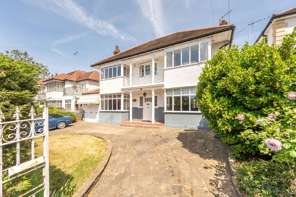 Property photo 1 of 23