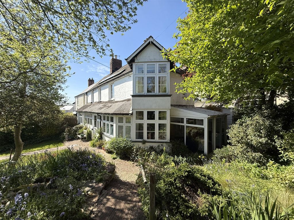 Property photo 1 of 13 Heatherdene