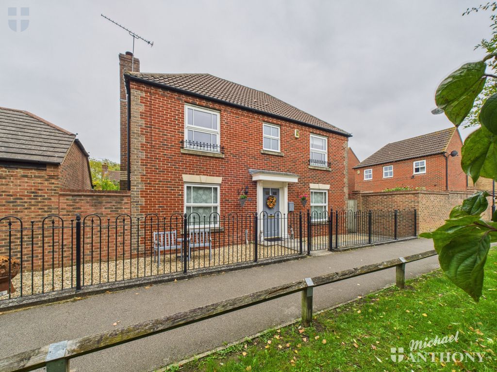 Property photo 1 of 25 Cam03218G0-Pr0798-Still031