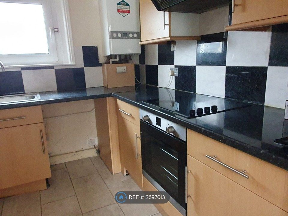 Property photo 2 of 17 Kitchen