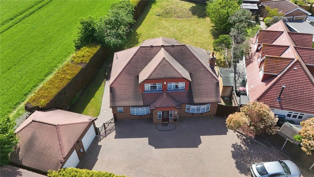 Property photo 2 of 37 Picture No. 23