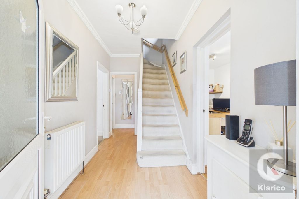 Property photo 2 of 18 Hall