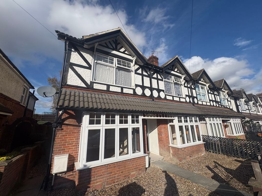 Property photo 1 of 7 Photo 7