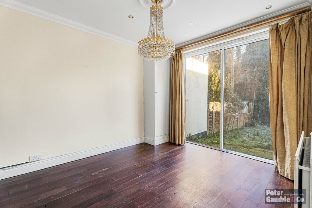 Property photo 2 of 22