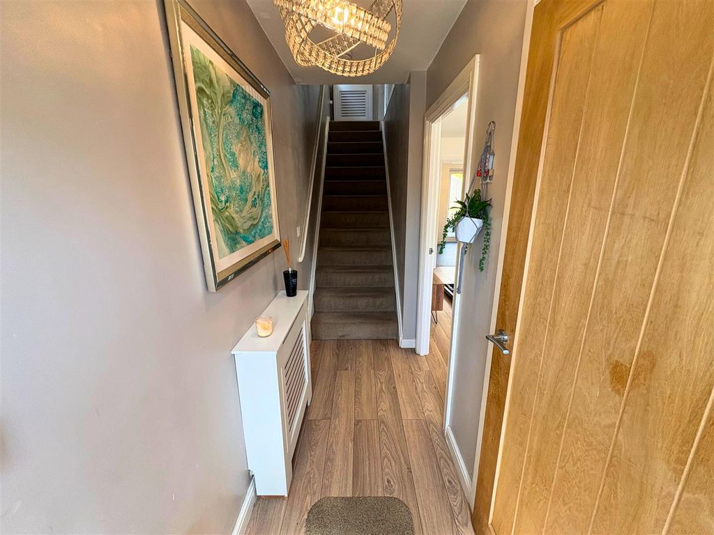 Property photo 2 of 31 Entrance Hallway