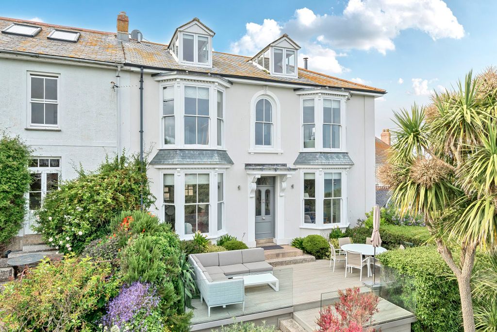 Property photo 1 of 18 Photo 1