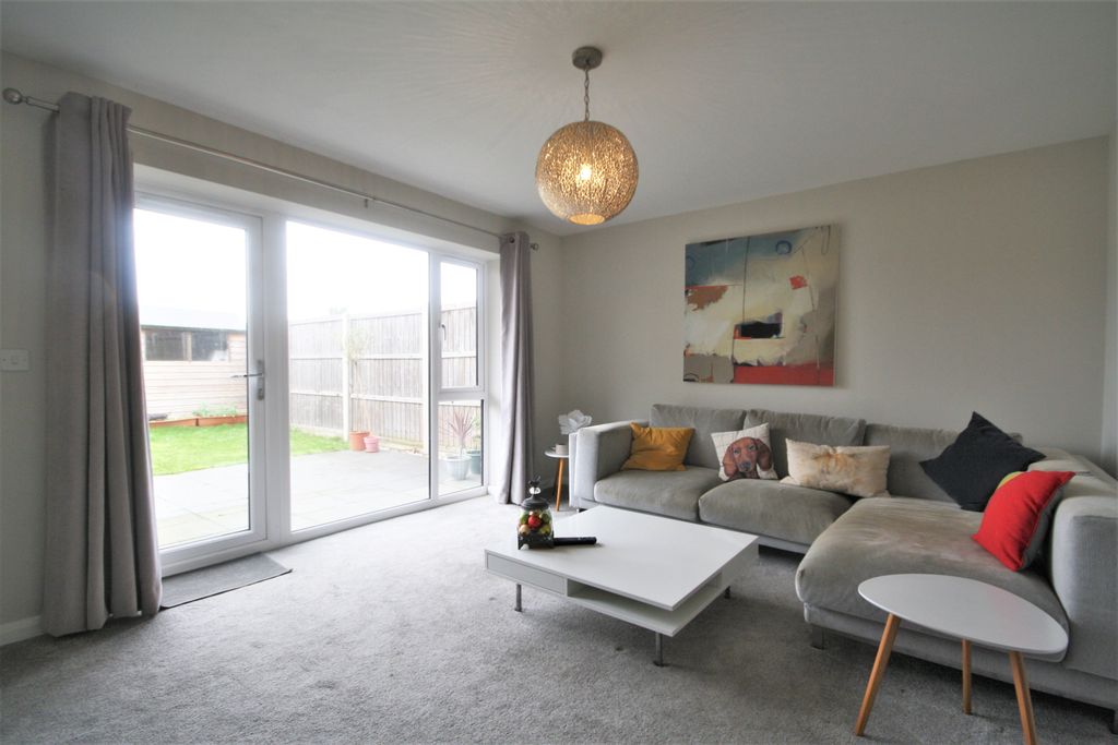 Property photo 3 of 11 Img_5103