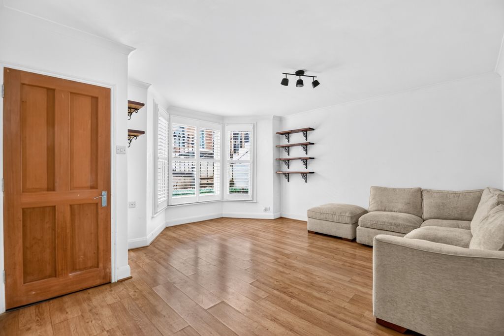 Property photo 1 of 8