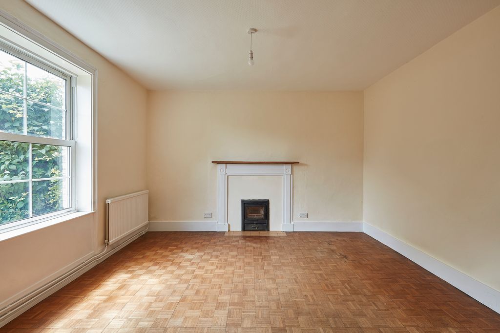 Property photo 2 of 29