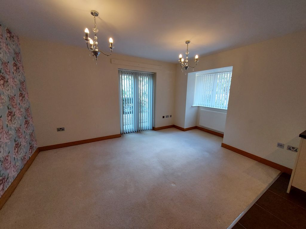 Property photo 2 of 7 Living Room