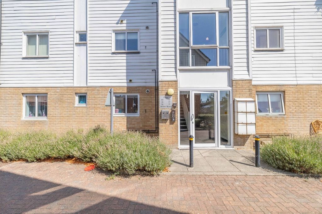 Property photo 2 of 11 Picture No. 40