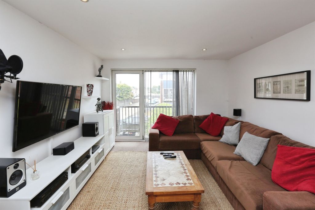 Property photo 3 of 12