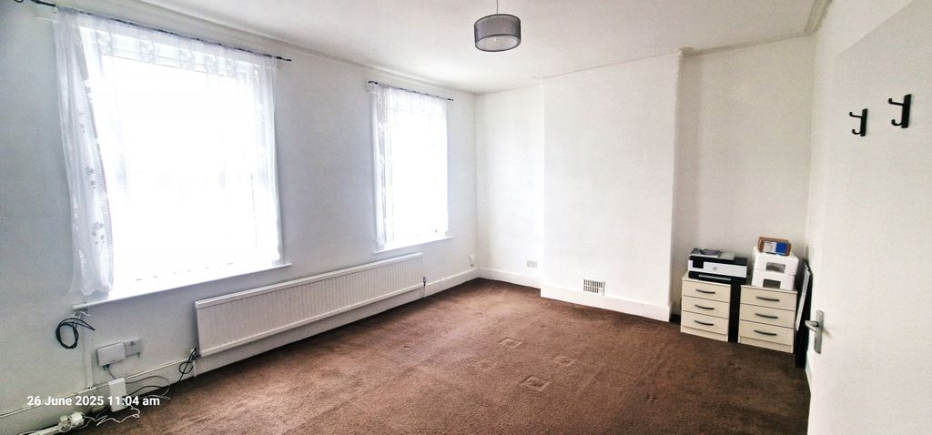 Property photo 1 of 4 First Floor 1 Bed Flat Langham Road N15