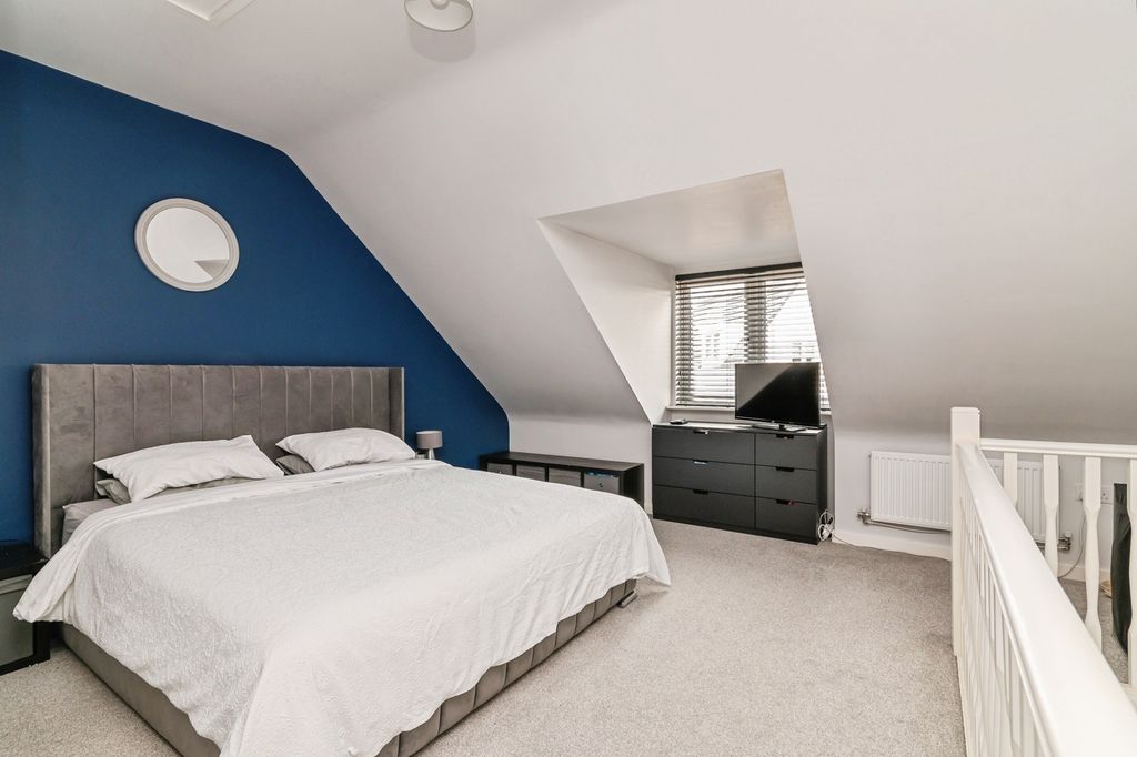 Property photo 2 of 17 Photo