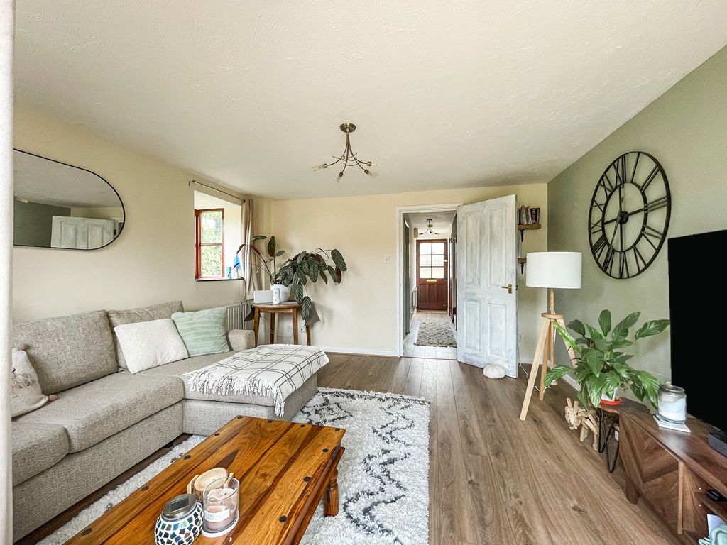 Property photo 3 of 9 5