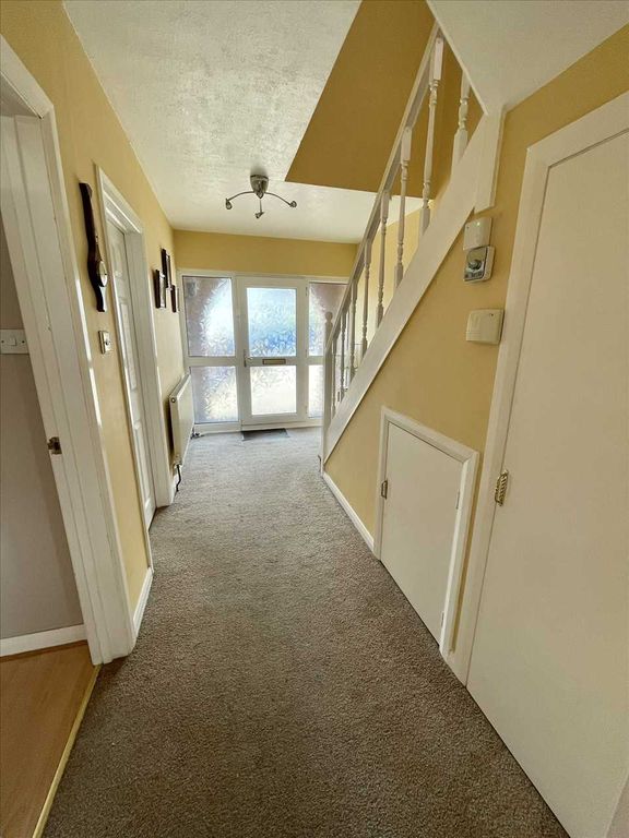 Property photo 2 of 13 Entrance Hall