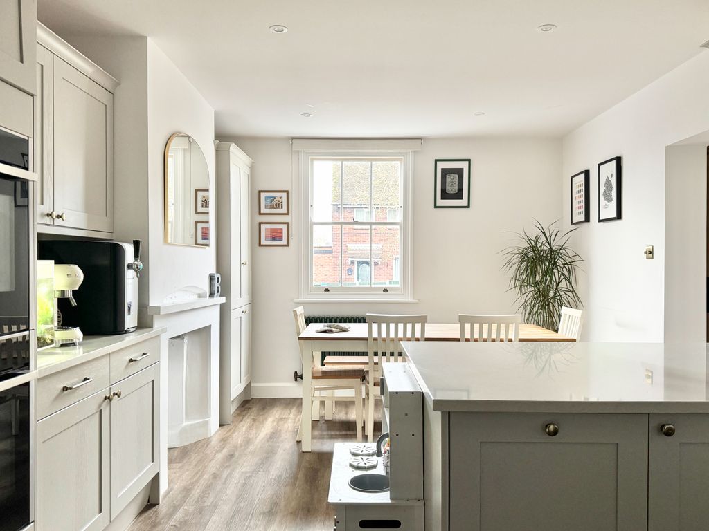 Property photo 2 of 33 Akeman Residential