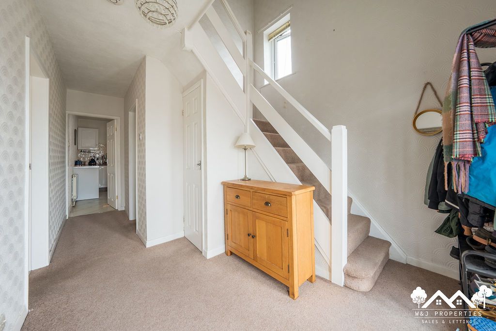Property photo 2 of 24