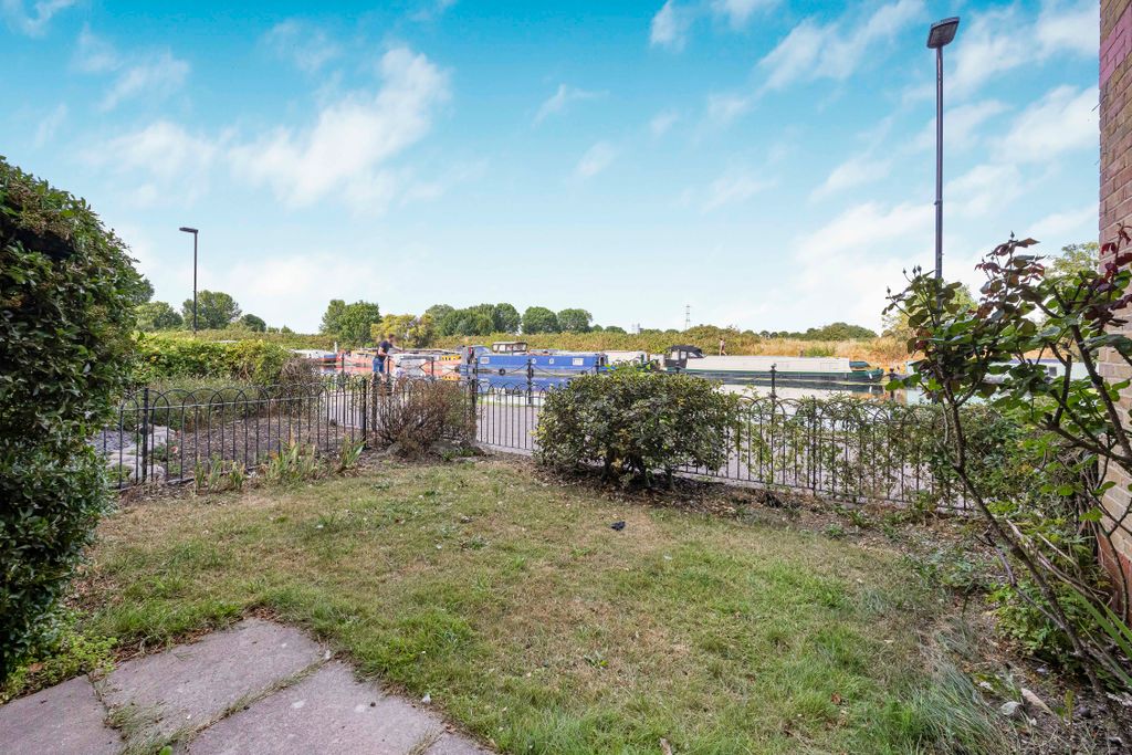 Property photo 3 of 18