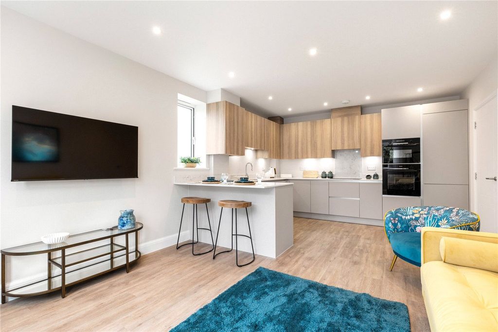 Property photo 2 of 9 Kitchen/Sitting Room