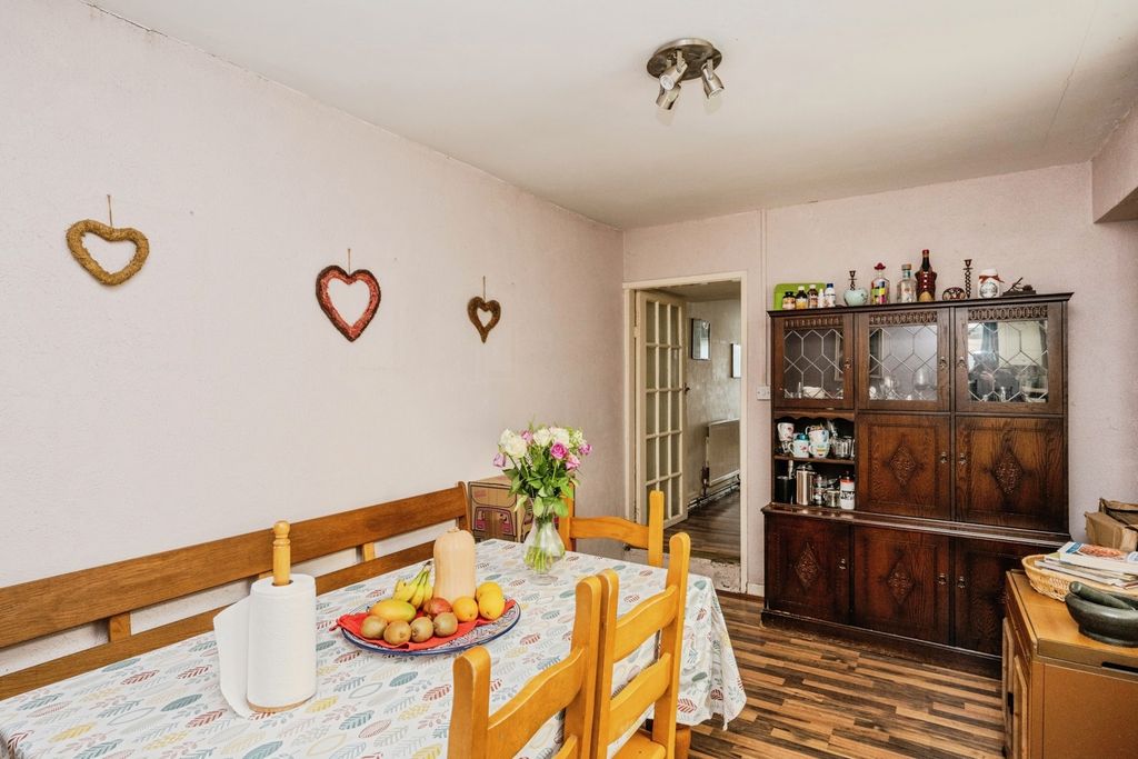 Property photo 3 of 20 Pbox-Img.Jpg