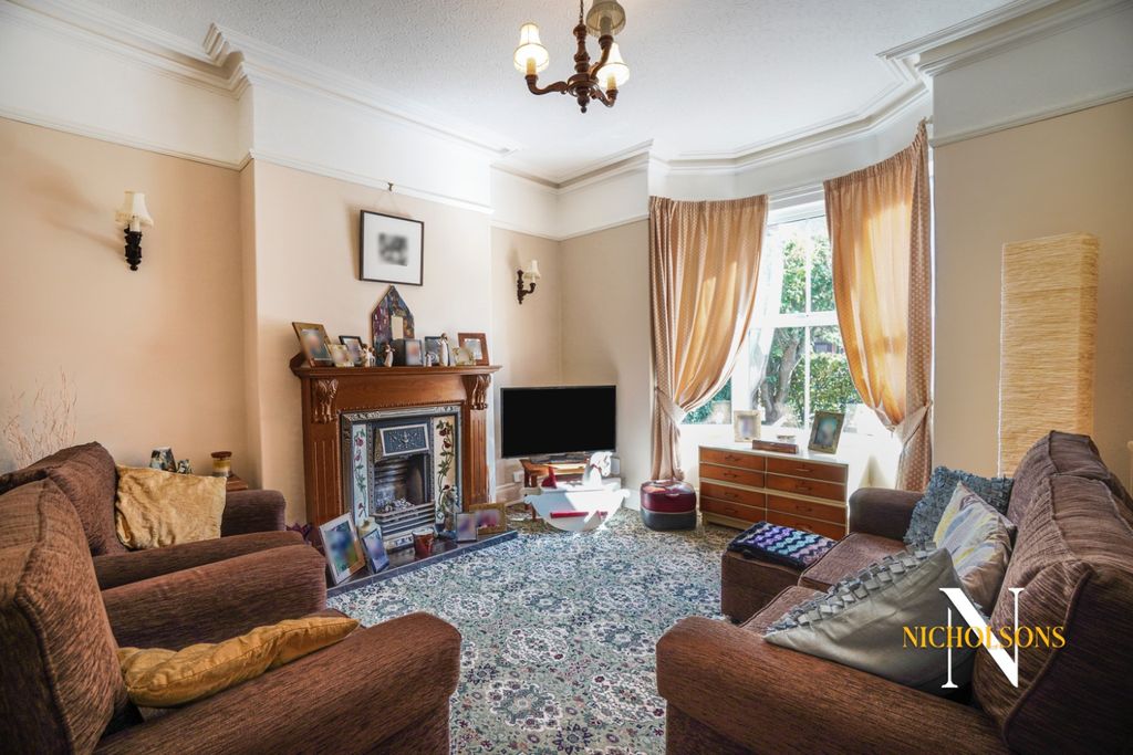 Property photo 2 of 18 4289642