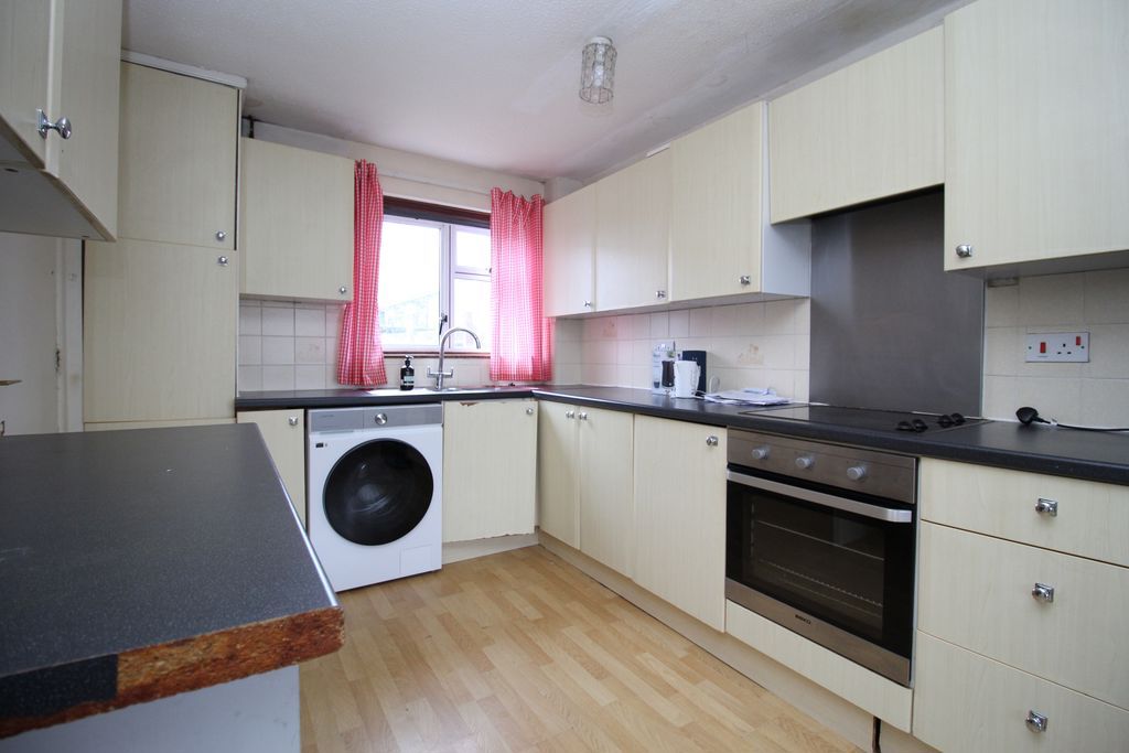 Property photo 2 of 14 Kitchen