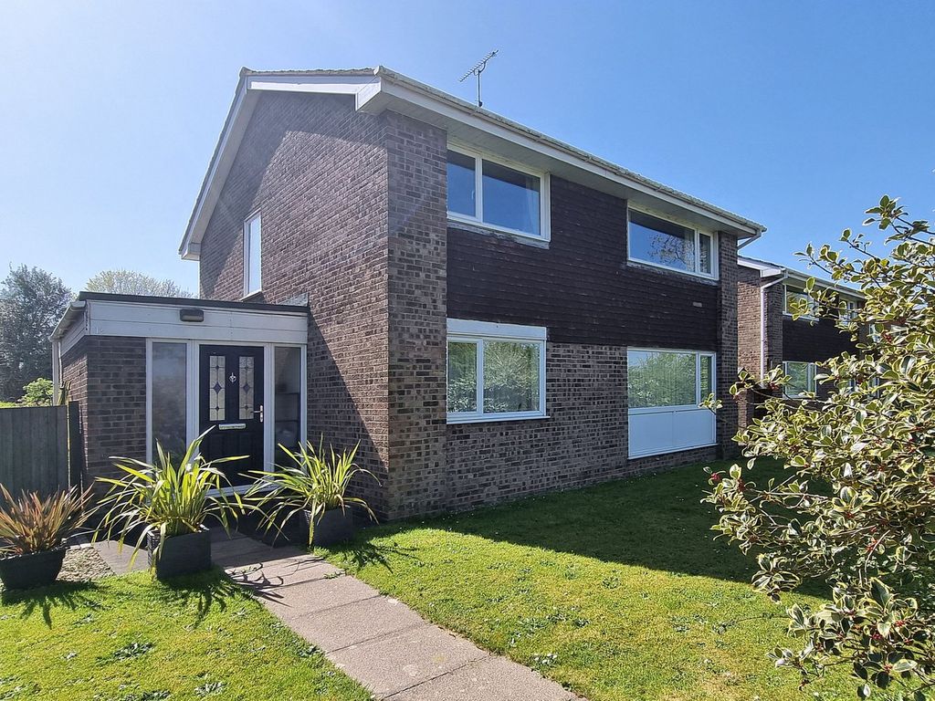 Property photo 1 of 12