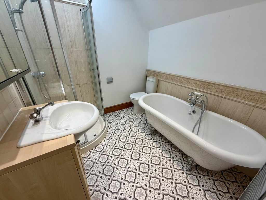 Property photo 3 of 9 Picture No. 20