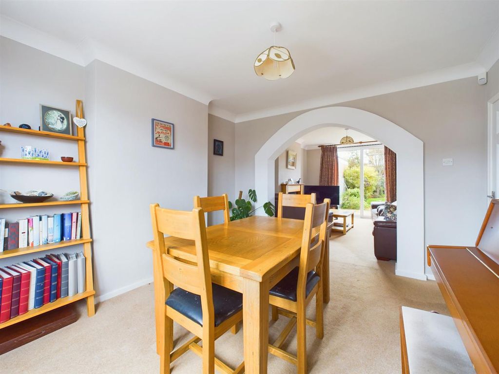 Property photo 3 of 28 Dining Room And Lounge