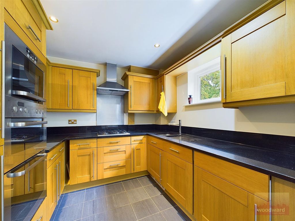 Property photo 2 of 13 Cam01320G0-Pr0223-Still001.Jpg