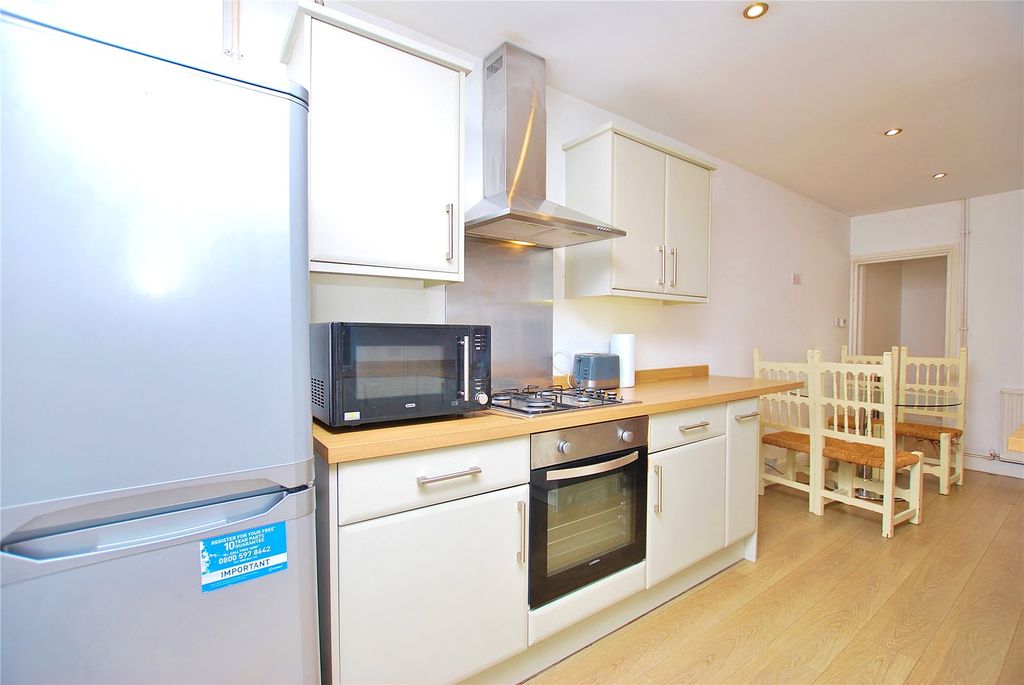 Property photo 3 of 8 Picture No. 14