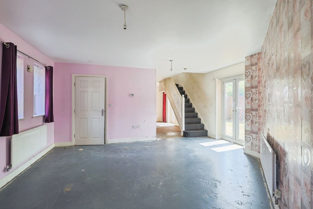 Property photo 3 of 17 Photo