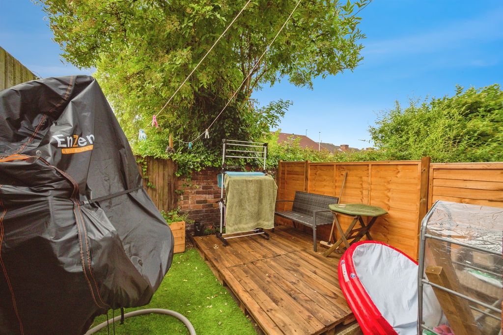 Property photo 3 of 17