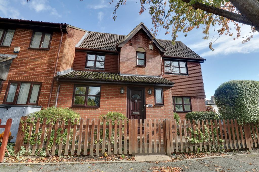 Property photo 1 of 18 5903620