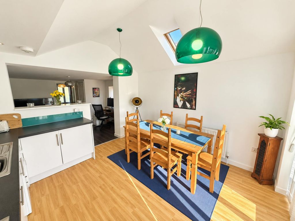 Property photo 2 of 13 Kitchen