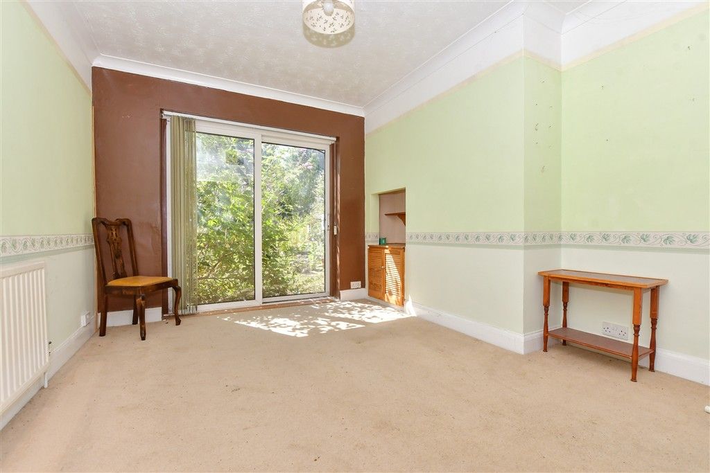 Property photo 3 of 10 Dining Area
