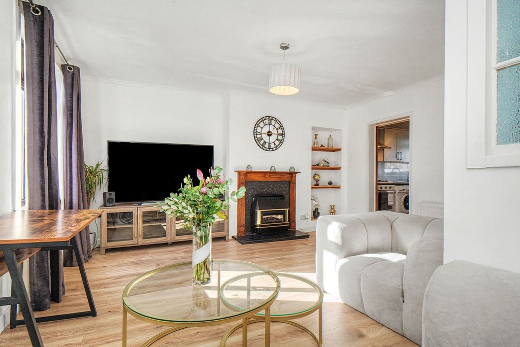 Property photo 3 of 13 Property Image 3