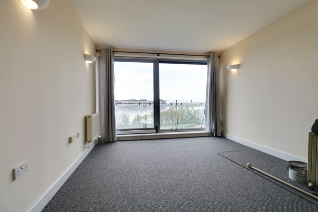 Property photo 2 of 10 4467072