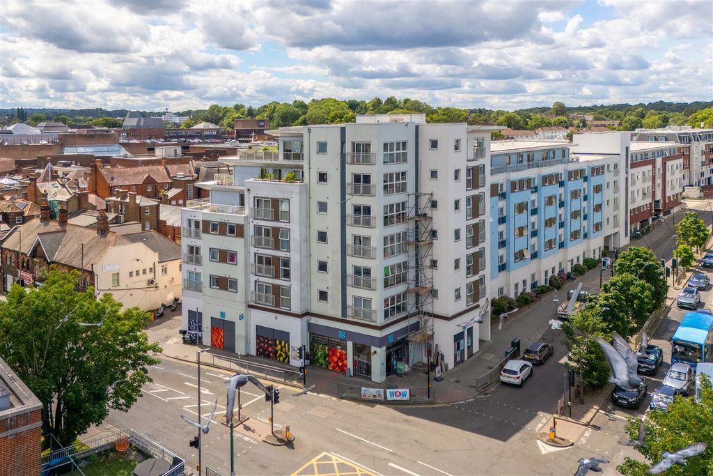 Property photo 1 of 14 39 Hudson House Externals-11.Jpg